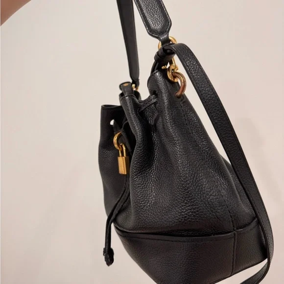 Marc Jacobs Lock That Bucket Bag - Picture 4 of 7